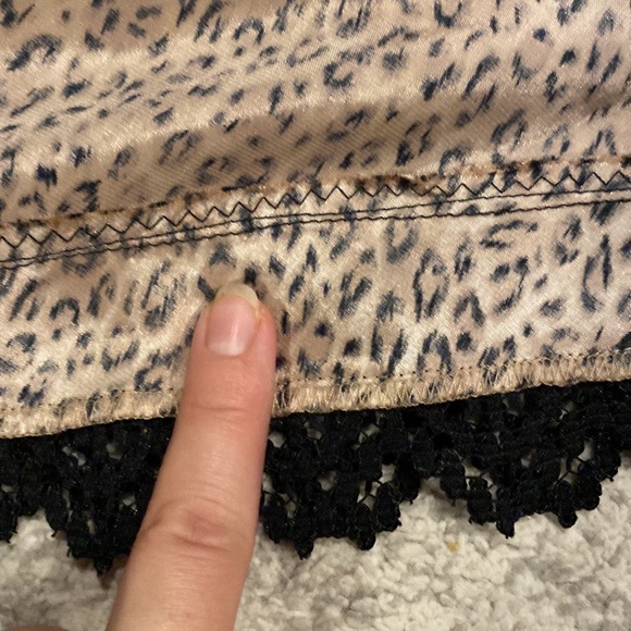 Cute cheeta lingerie style crop top - Picture 4 of 4